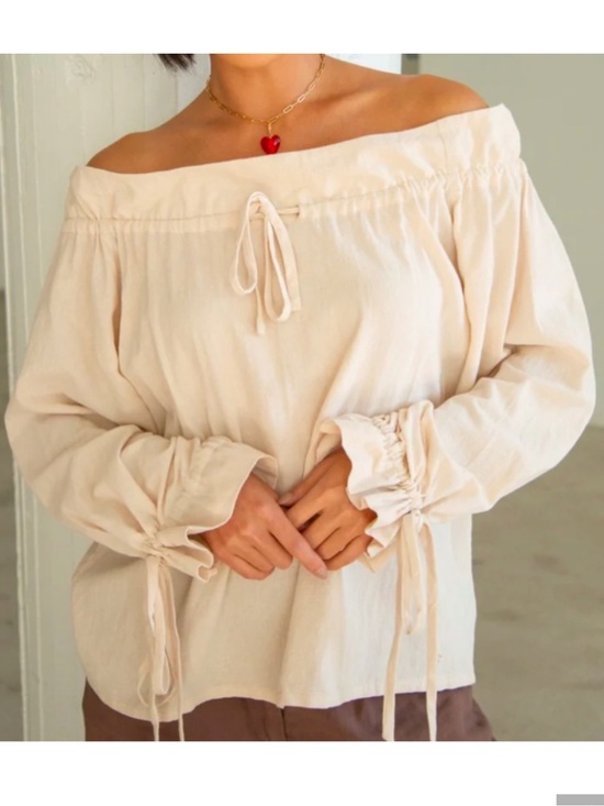 Sonderhaus Tops - Sonderhaus Black Ruth blouse